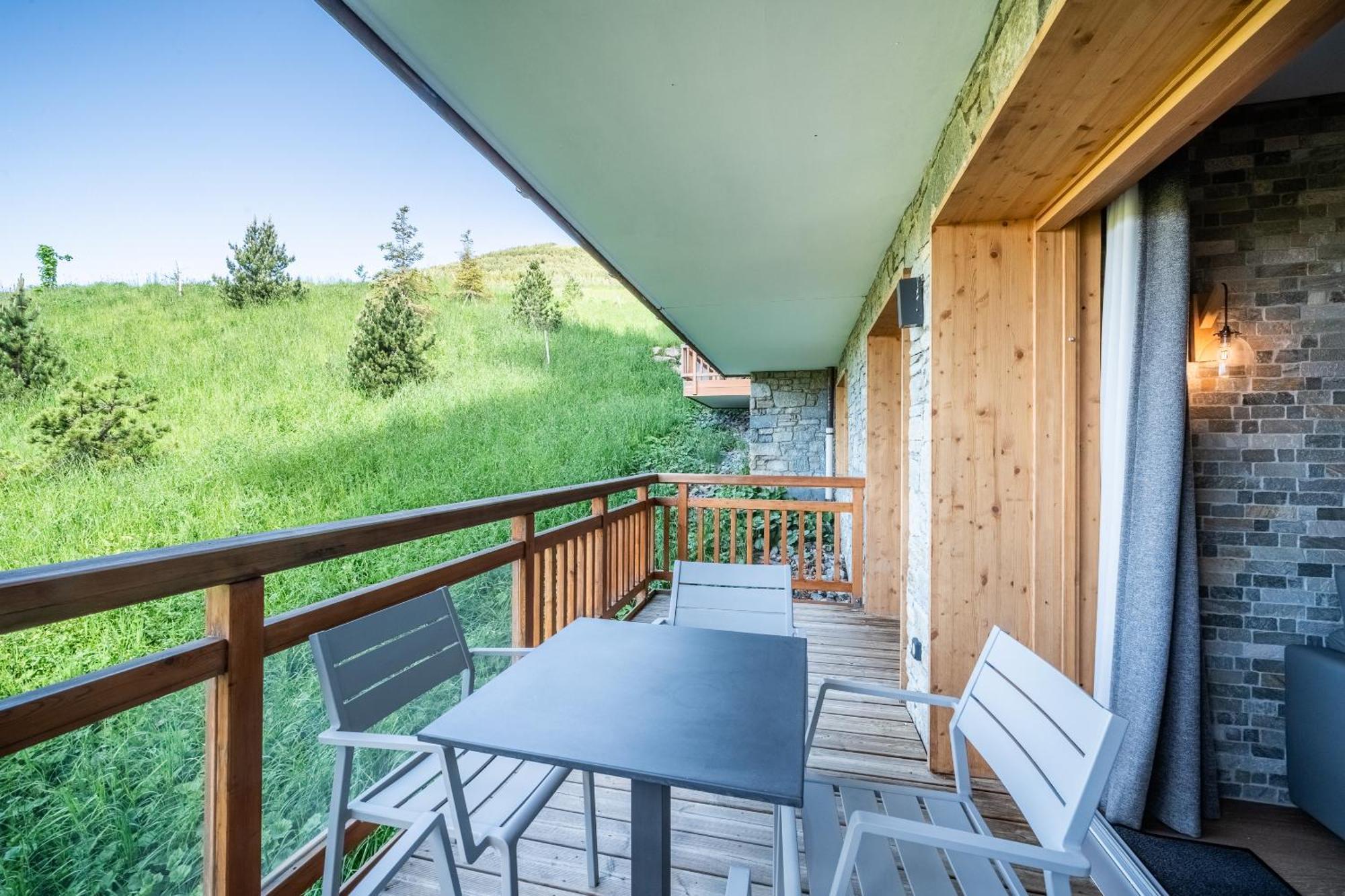 Residence Hameau De Clotaire Alpe D'Huez - By Emerald Stay Exterior photo