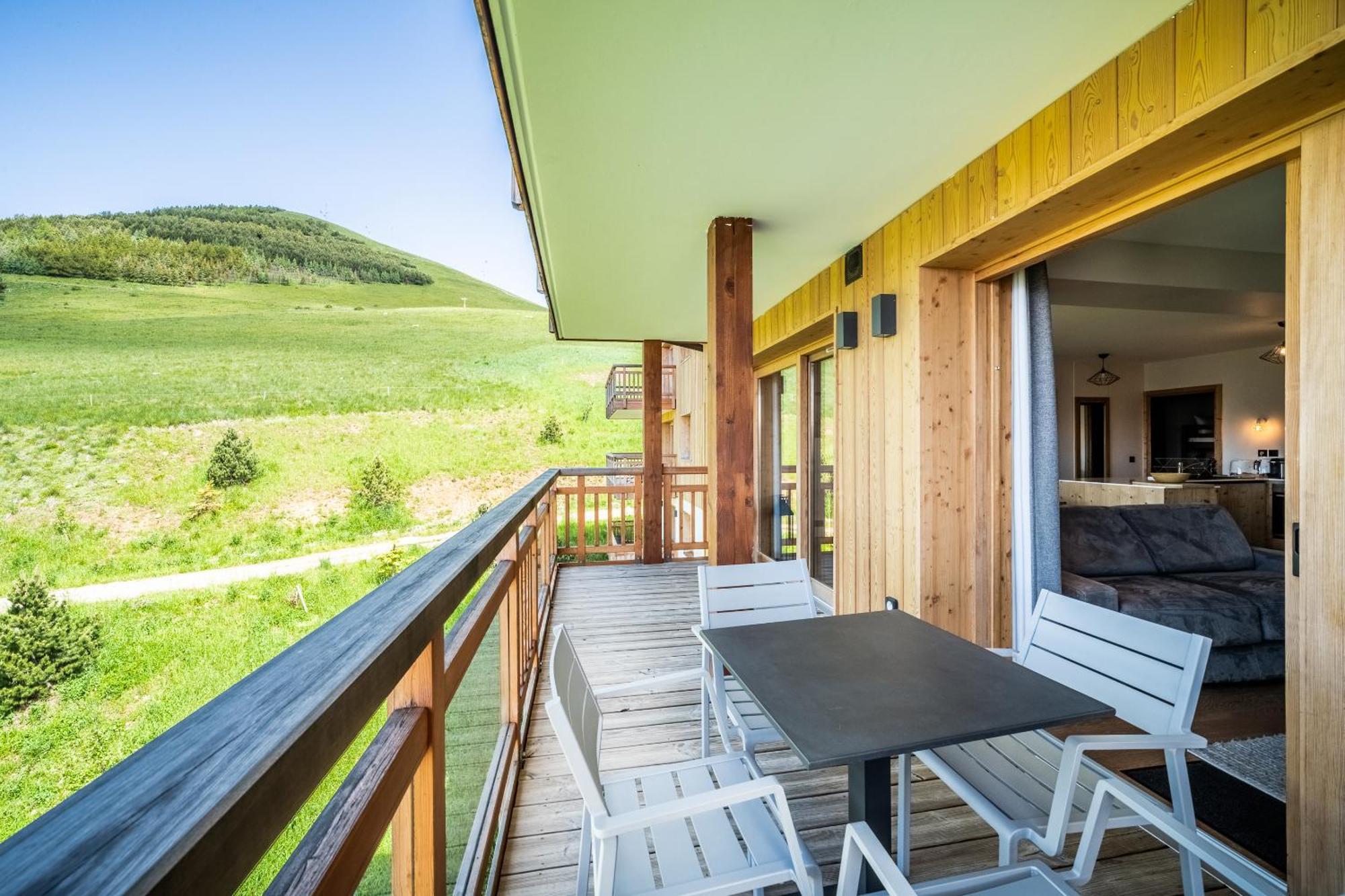 Residence Hameau De Clotaire Alpe D'Huez - By Emerald Stay Exterior photo