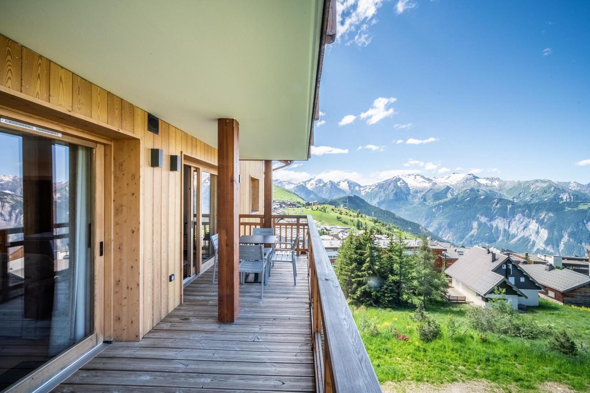Residence Hameau De Clotaire Alpe D'Huez - By Emerald Stay Exterior photo