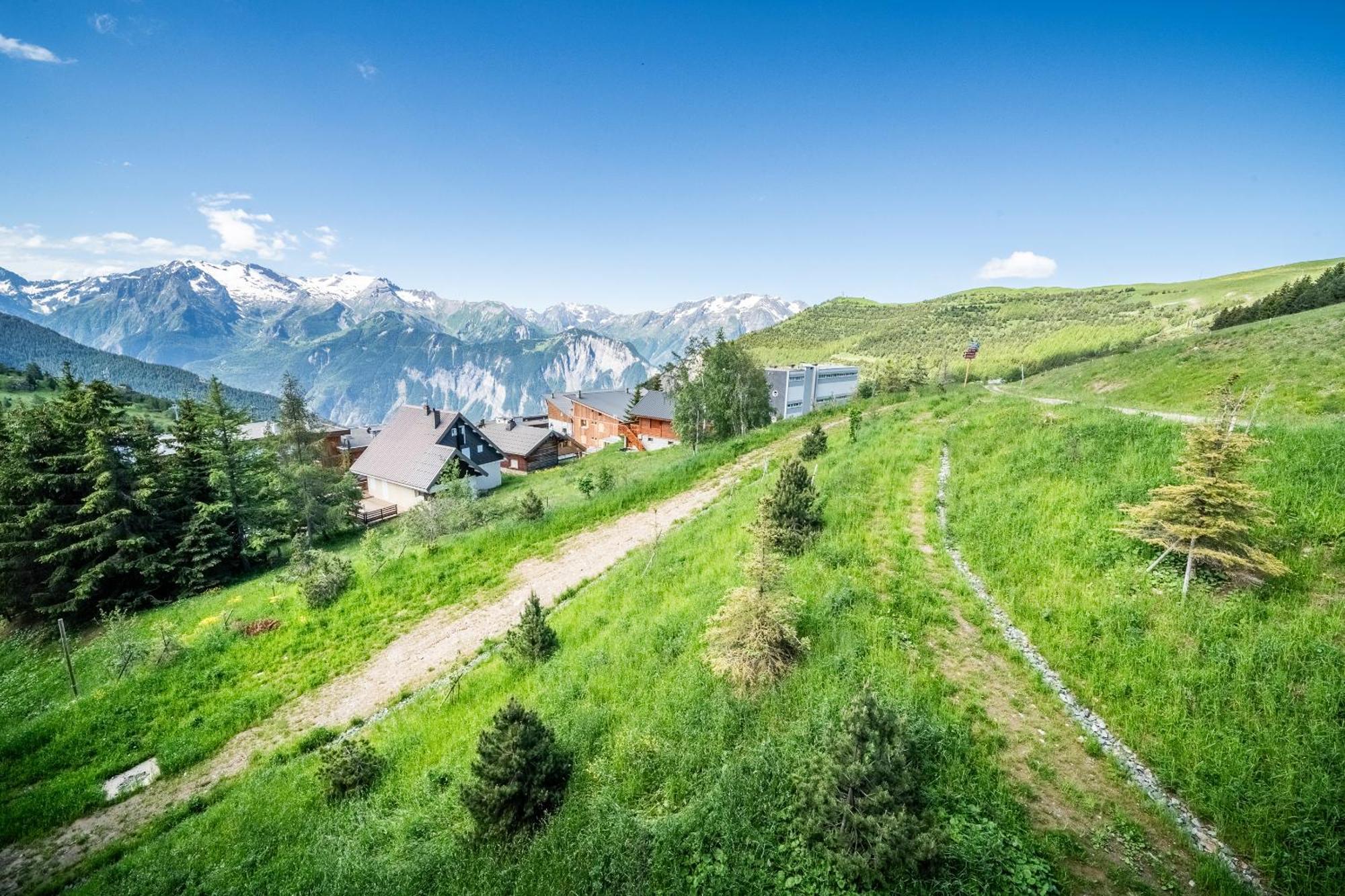 Residence Hameau De Clotaire Alpe D'Huez - By Emerald Stay Exterior photo