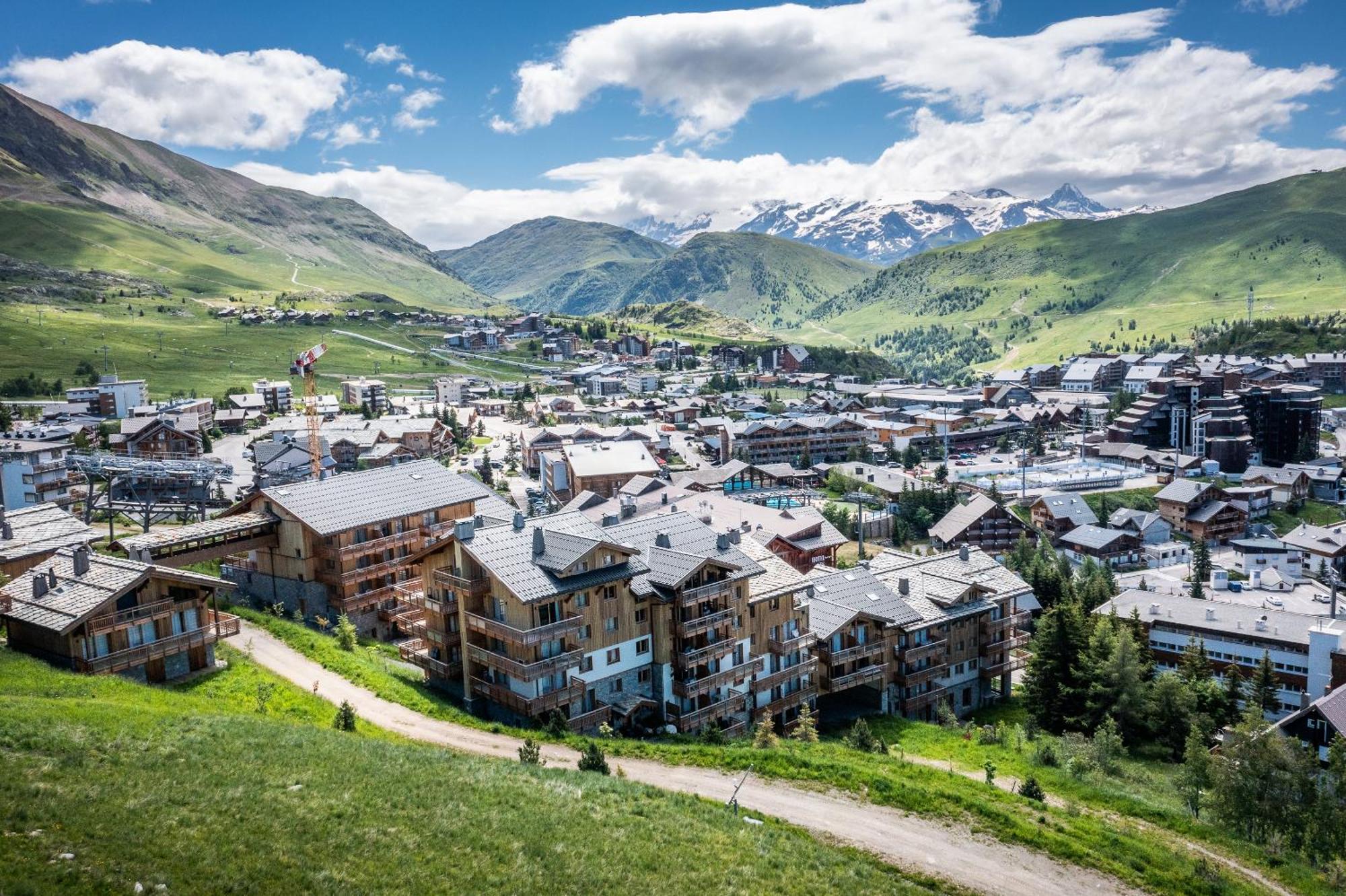 Residence Hameau De Clotaire Alpe D'Huez - By Emerald Stay Exterior photo